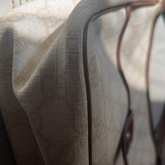 GUCCI bag approximately 7” x 9” off white with brown leather gorgeous! - Picture 3 of 11